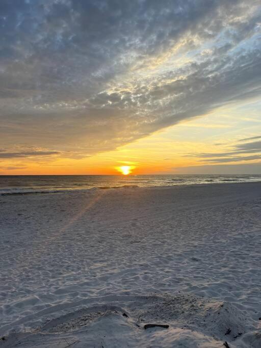 Lazy Palm 4 Pools Short Walk To Beach! Sleeps 5! Panama City Beach Exterior foto